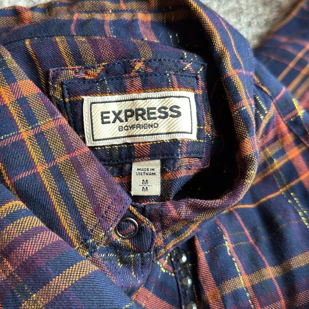 Express Plaid Button-Up Shirt - Picture 9 of 9
